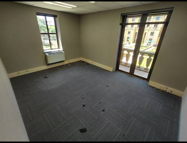 509M² OFFICE TO LET IN MAGALIESSIG
